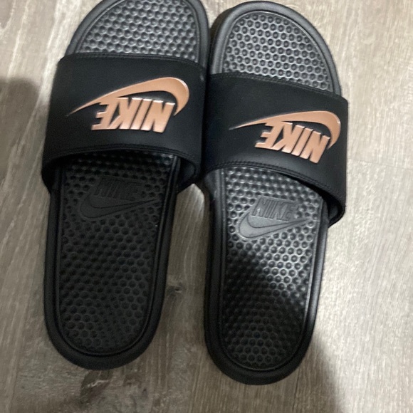 Nike Shoes - Nike slides